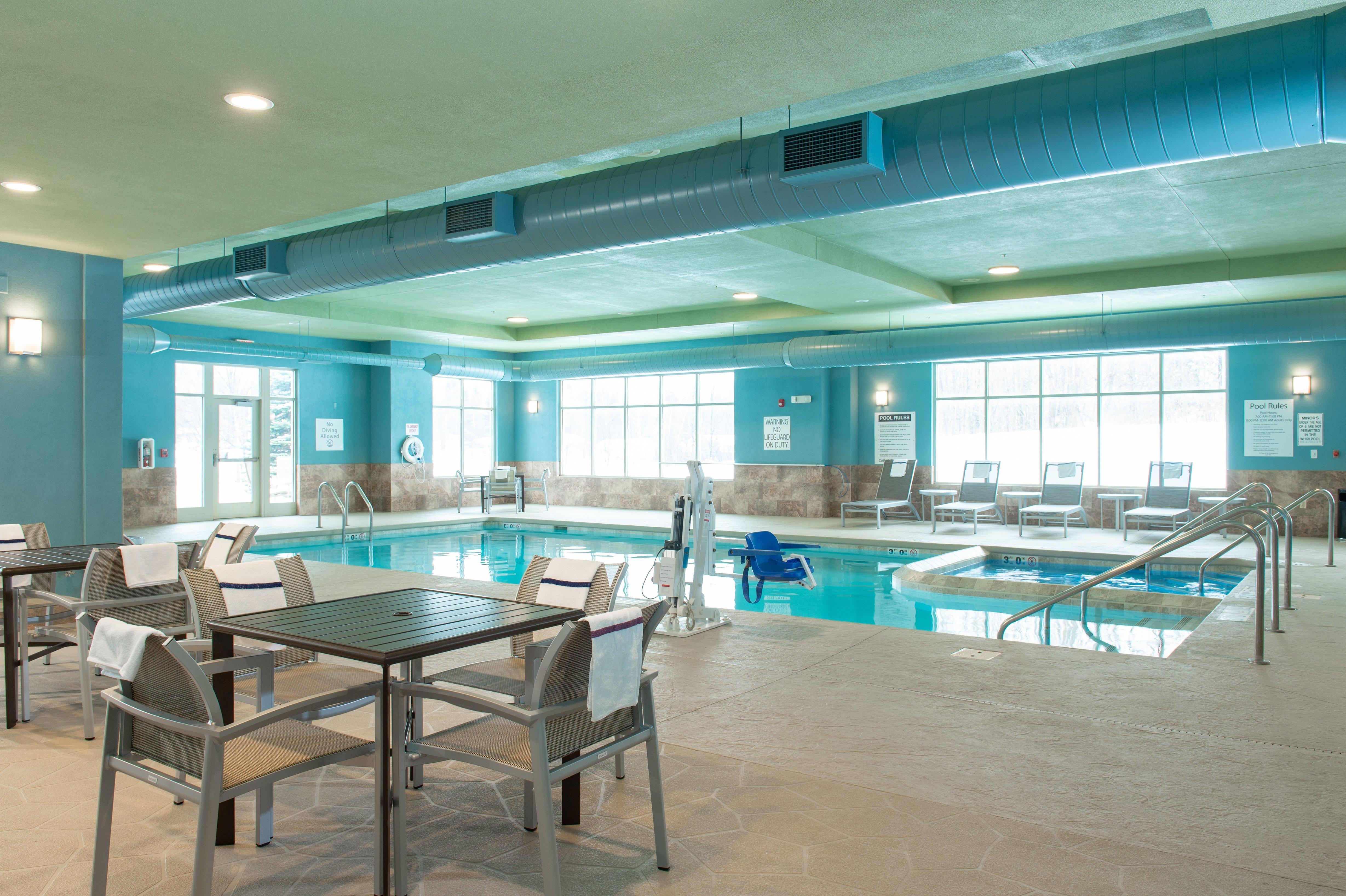 Holiday Inn Express & Suites Wausau By Ihg Weston Exterior photo
