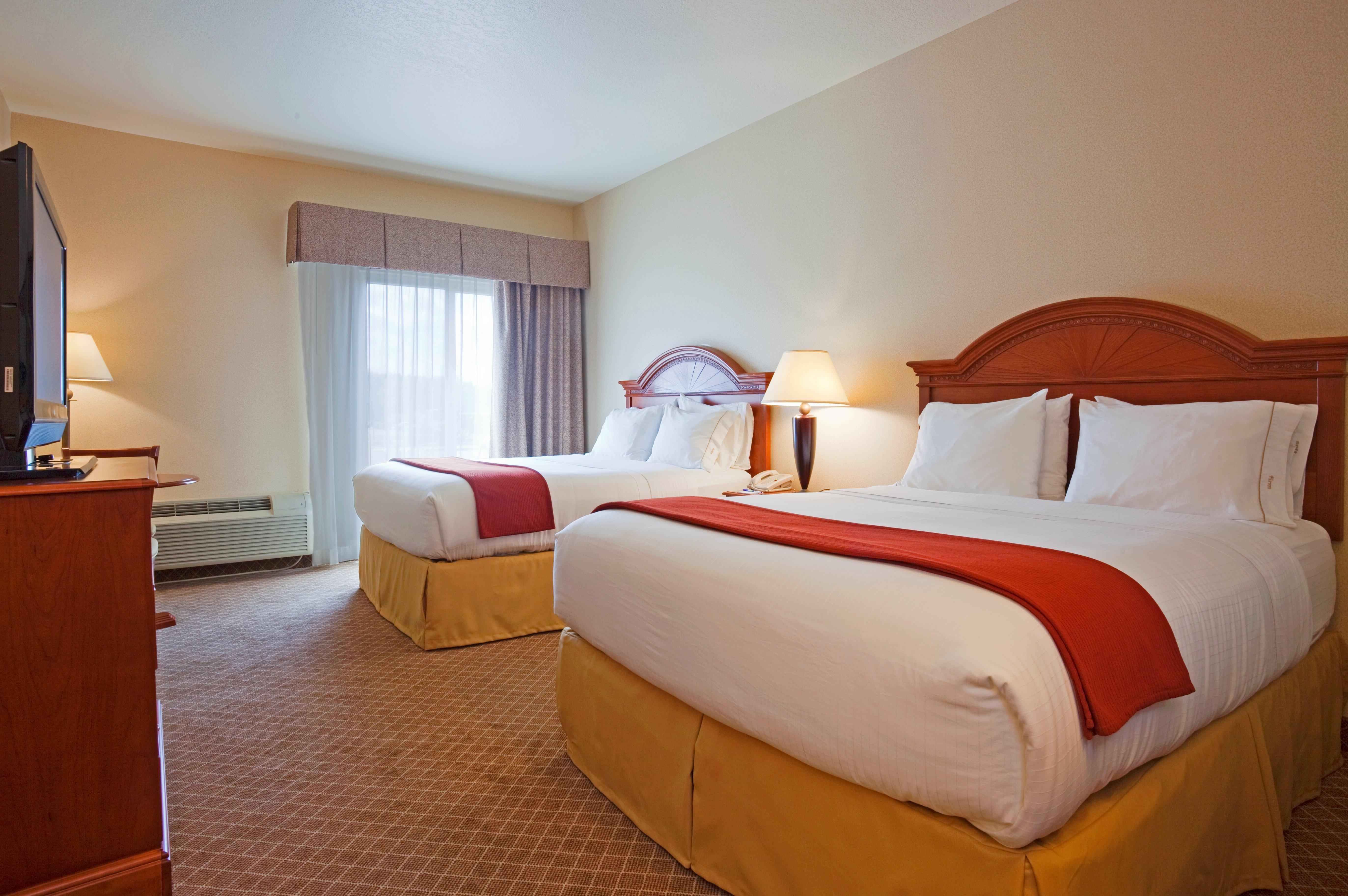 Holiday Inn Express & Suites Wausau By Ihg Weston Exterior photo