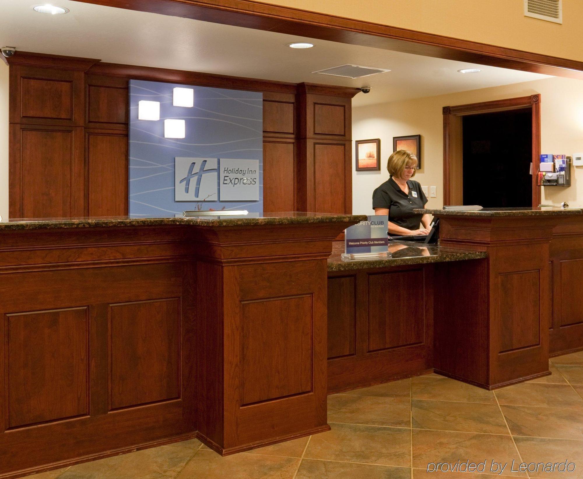 Holiday Inn Express & Suites Wausau By Ihg Weston Interior photo