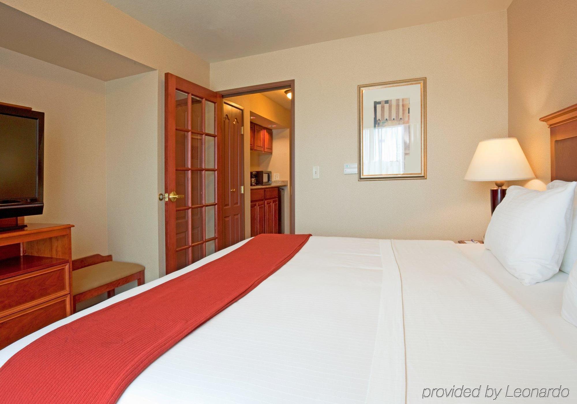 Holiday Inn Express & Suites Wausau By Ihg Weston Room photo
