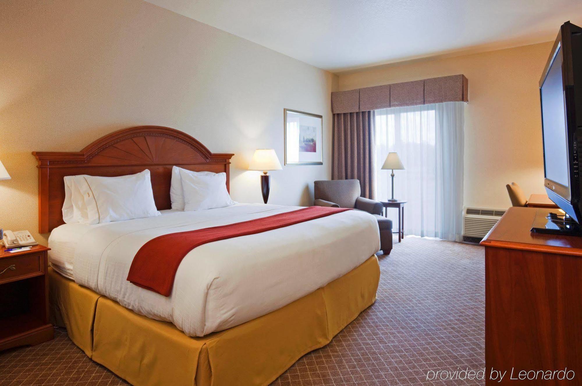 Holiday Inn Express & Suites Wausau By Ihg Weston Room photo